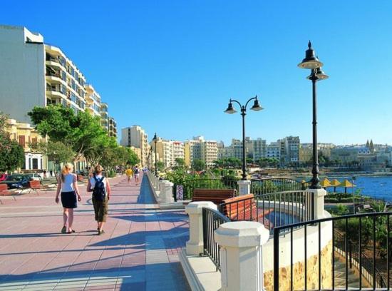 Modern 1Br Maisonette Steps From The Promenade Sliema Exterior foto